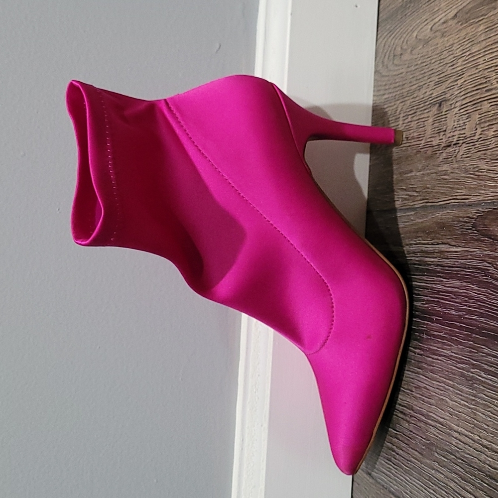 Inc Deep Fuchsia View 5